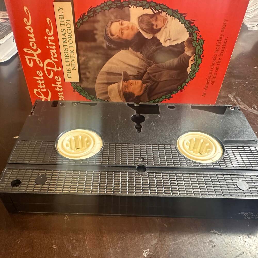 Little House on the Prairie - The Christmas They Never Forgot VHS - Picture 4 of 4